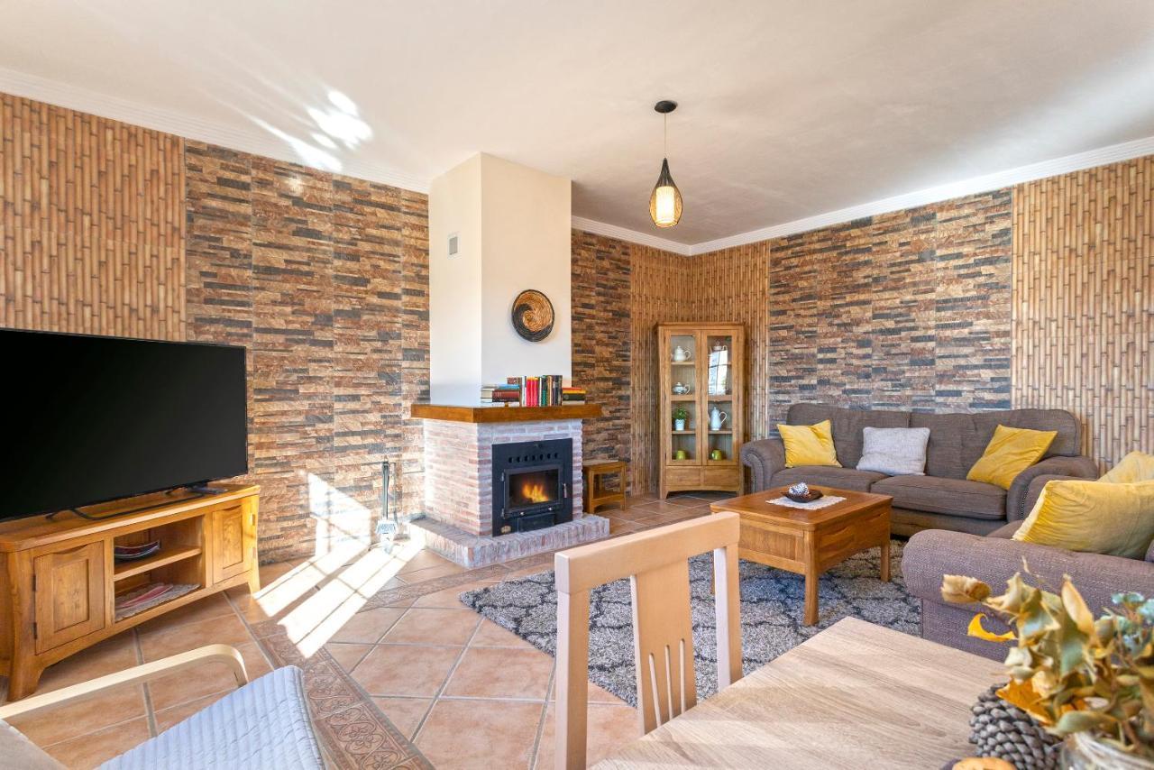 Casa Del Valle Con Piscina Privada Villa Alcaucín Eksteriør billede