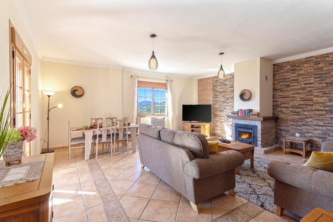 Casa Del Valle Con Piscina Privada Villa Alcaucín Eksteriør billede